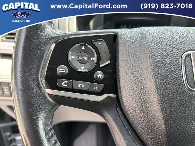 Used 2019 Black Honda EX-L image 23