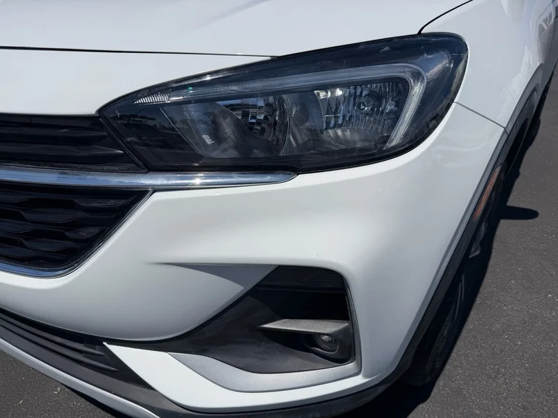 Used 2020 SUMMIT WHITE Buick Select image 24