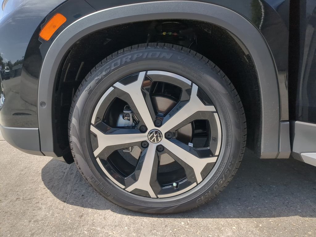 New 2026 Black Volkswagen 2.0T SE image 32