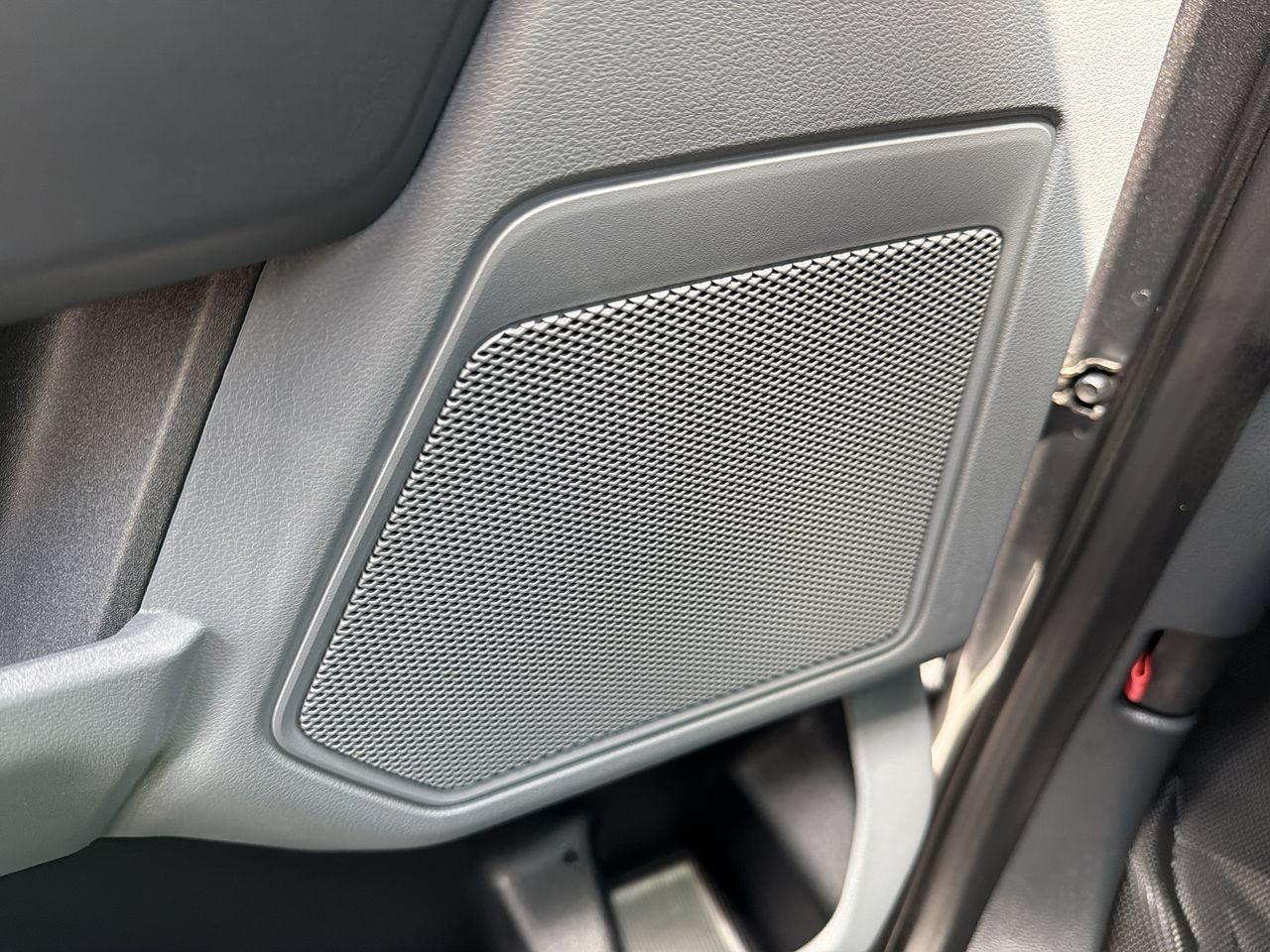 Used 2025 Gray Metallic Ford XLT image 18