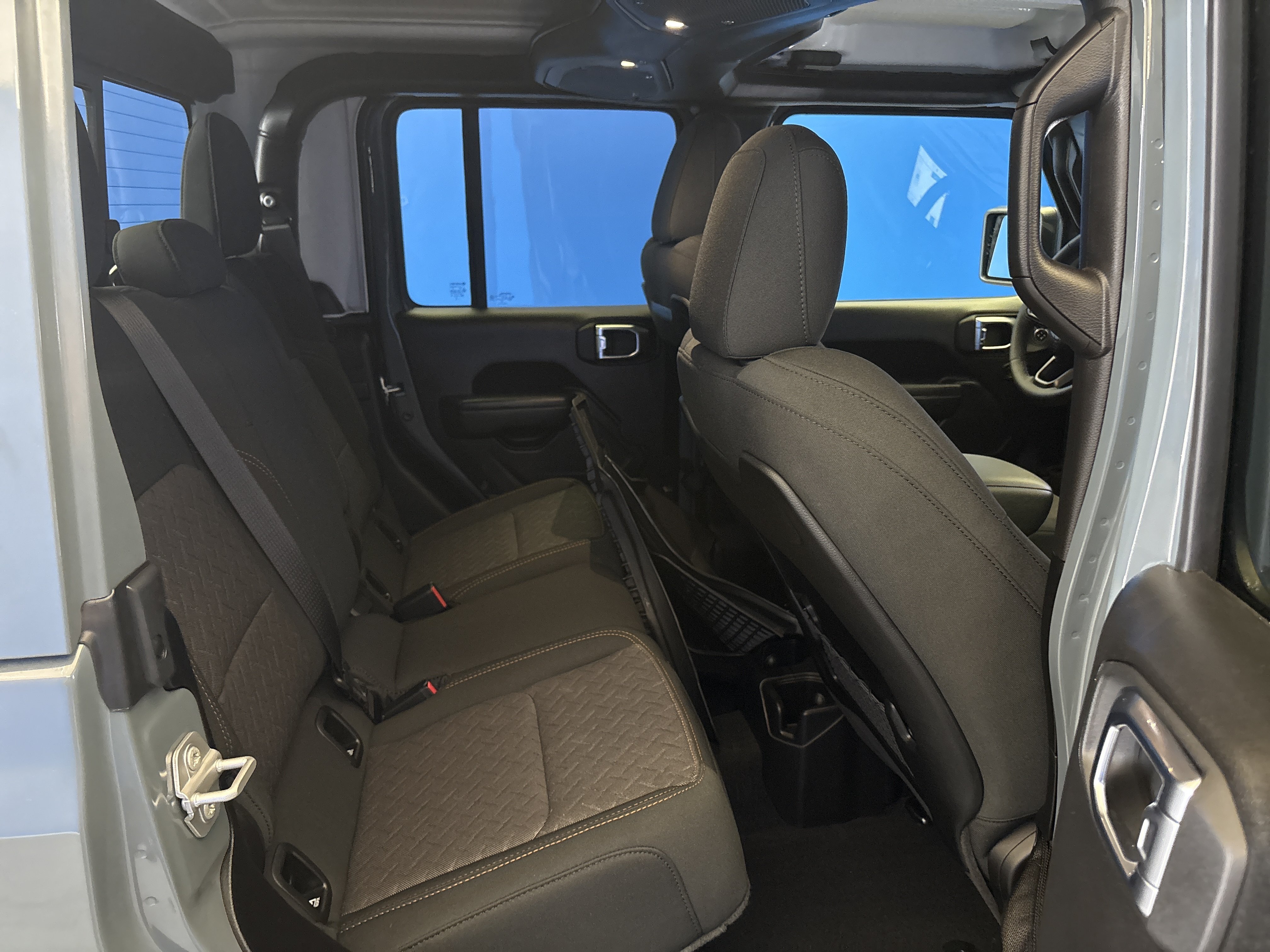 Used 2025 Anvil Clearcoat Jeep Mojave image 24
