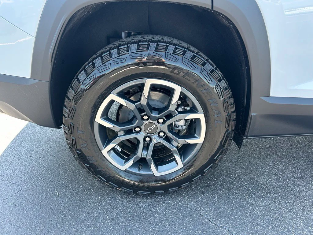 2027 Chevrolet Equinox ACTIV - Photo 10