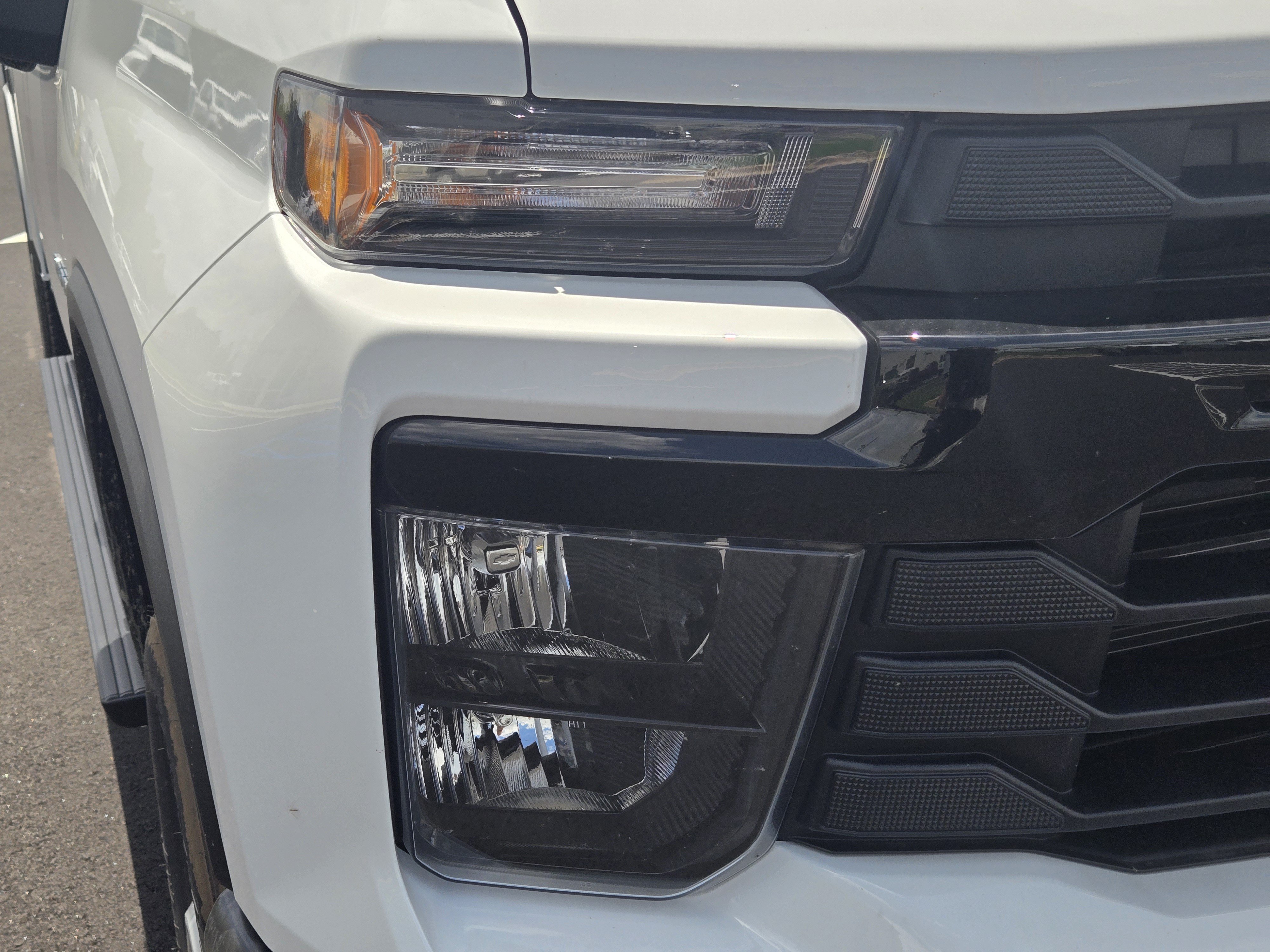 New 2026 Summit White Chevrolet WT image 14