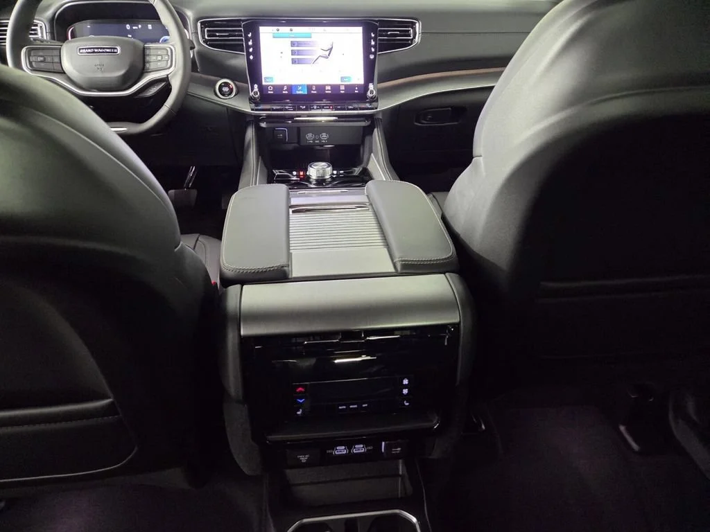 New 2026 High Gloss Black Exterior Paint Jeep Limited Altitude image 25