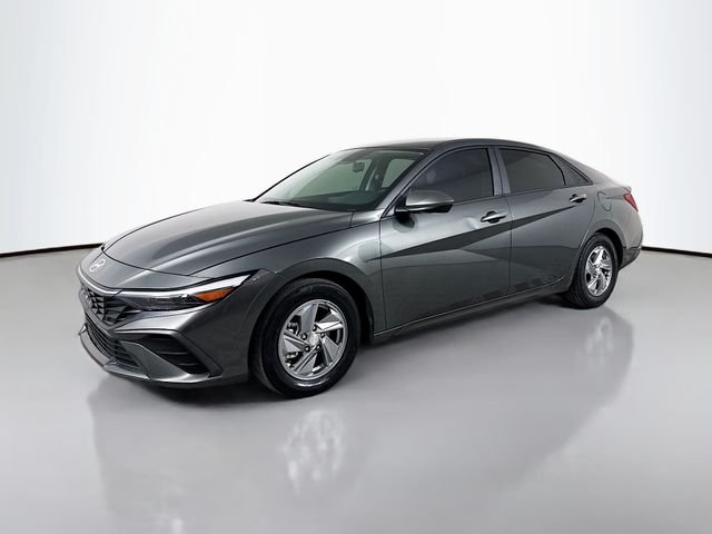 Used 2024 Gray Hyundai SE image 1