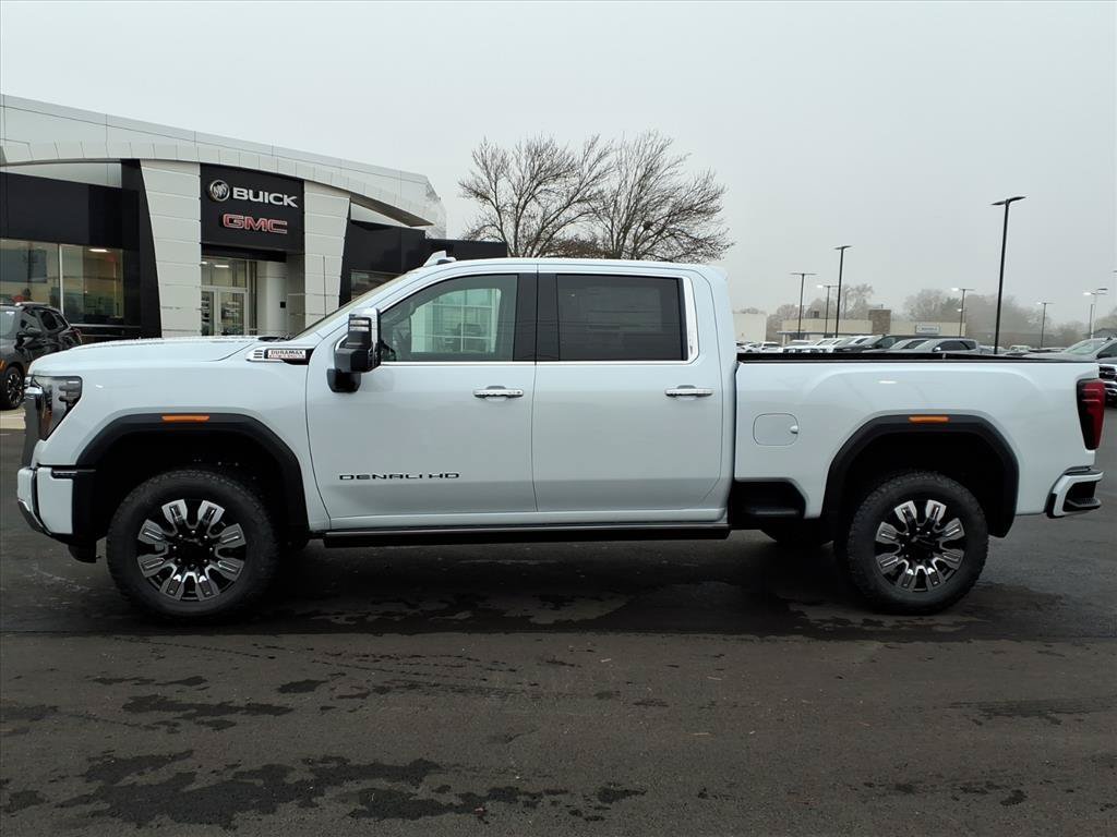 2026 GMC Sierra 3500HD Denali - Photo 2