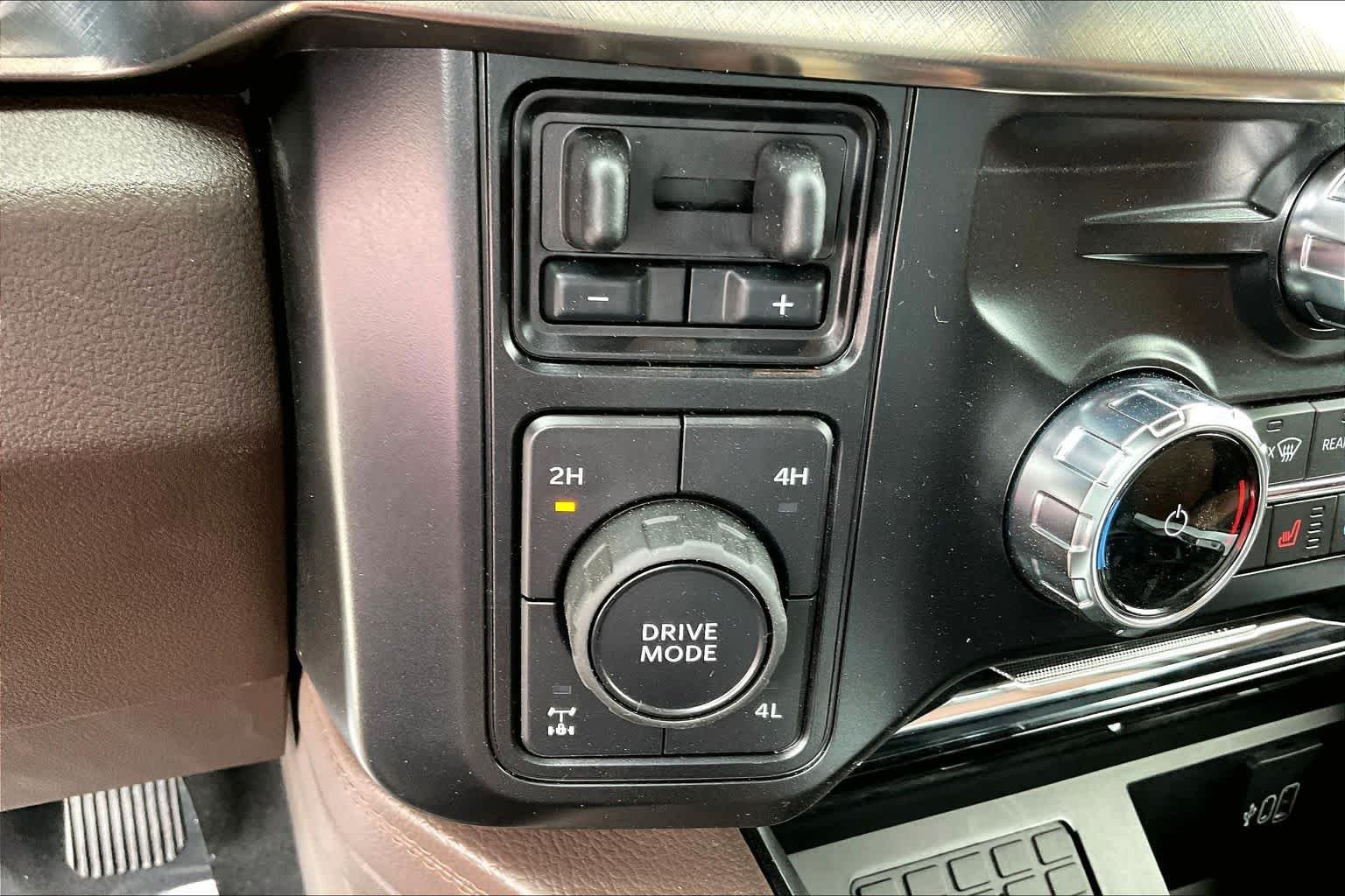 New 2026 Star White Metallic Tri-Coat Ford F-250® King Ranch® image 16