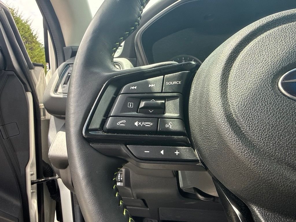 Used 2025 White Subaru Onyx Edition Touring image 9