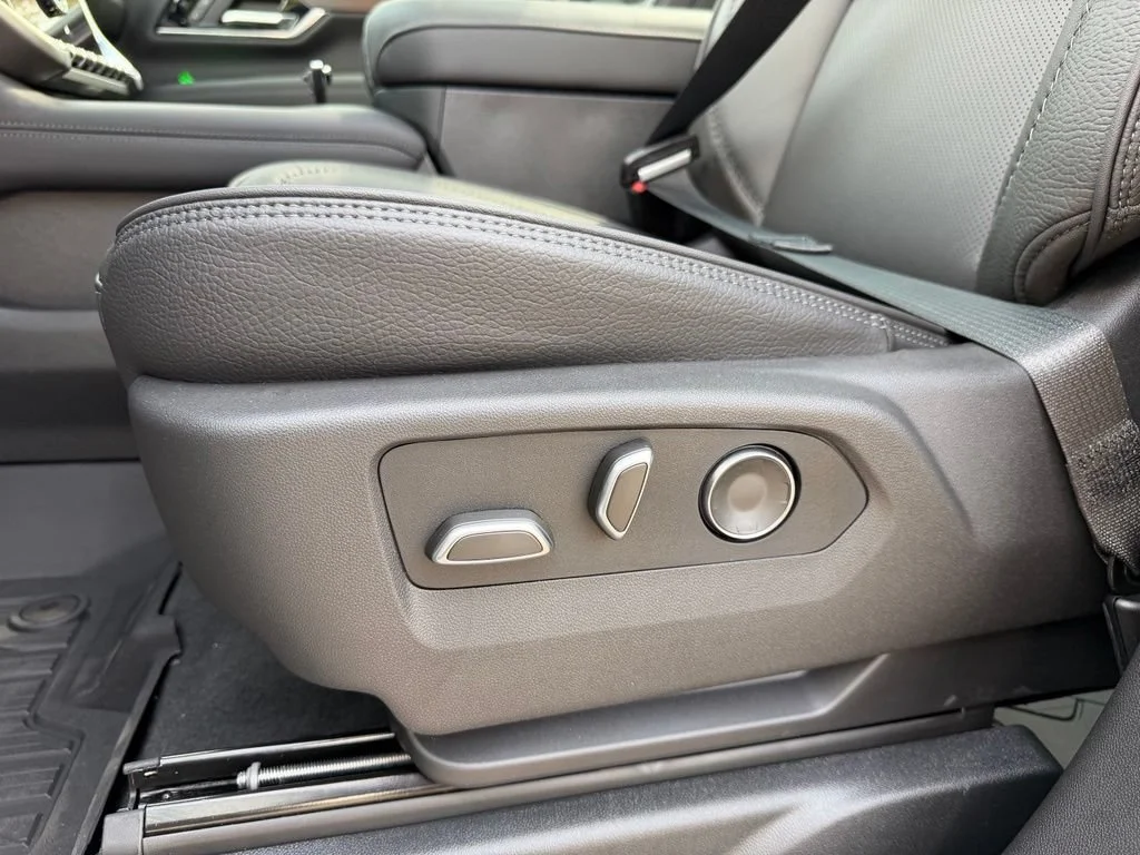 2026 GMC Yukon XL Denali - Photo 21