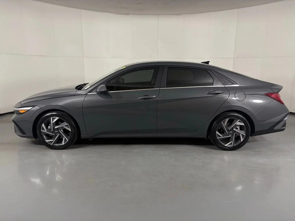 Used 2025 Gray Hyundai Limited image 5