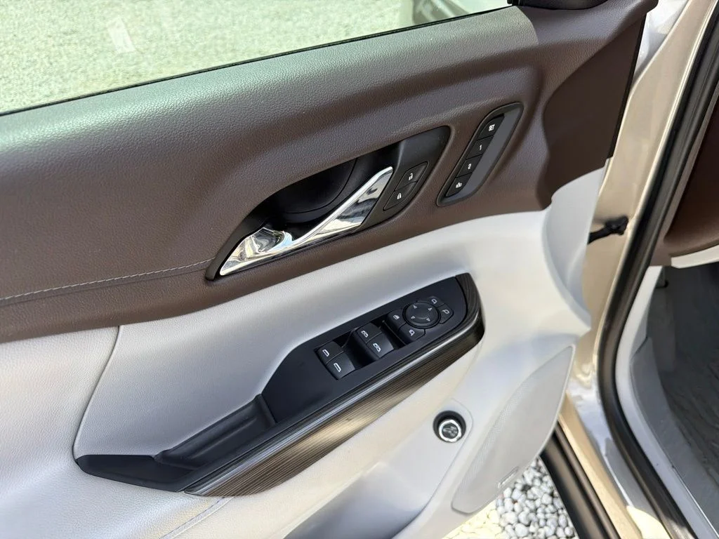 Used 2022 Gray GMC SLT image 14