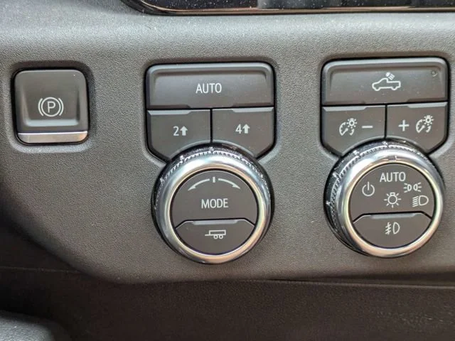 Used 2024 Downpour Metallic GMC Elevation image 26