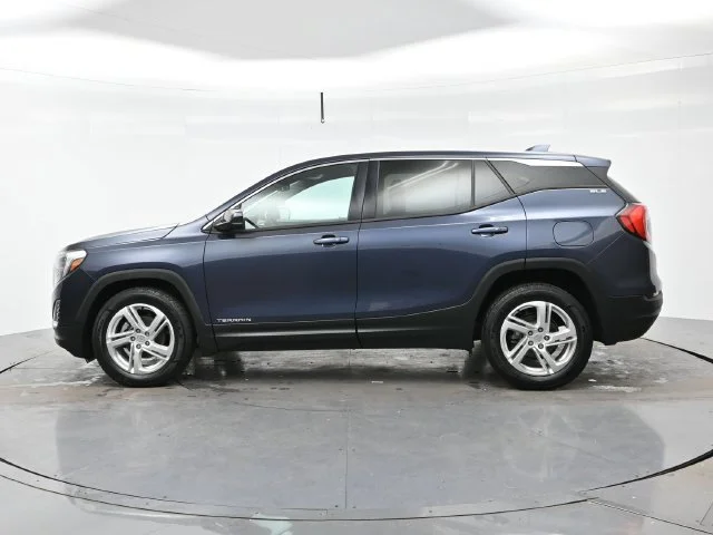 Used 2018 BLUE STEEL METALLIC GMC SLE image 4
