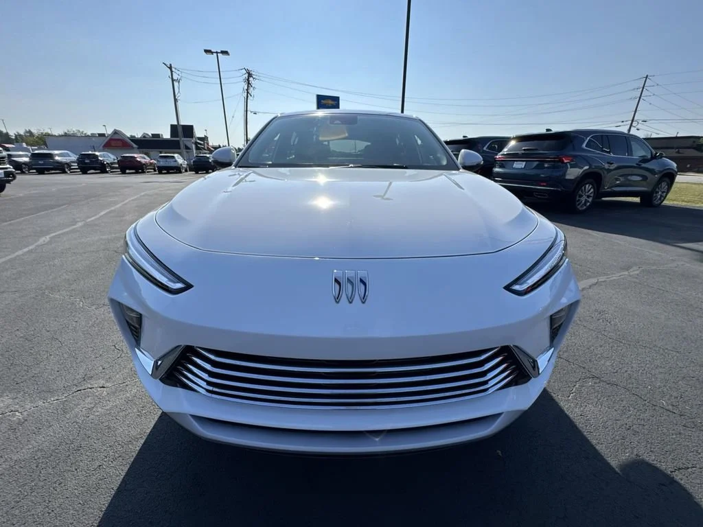 New 2026 Summit White Buick Preferred image 26