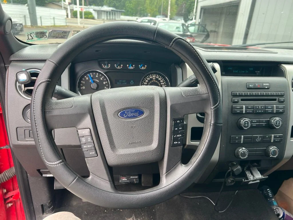 Used 2013 Red Ford XLT image 10