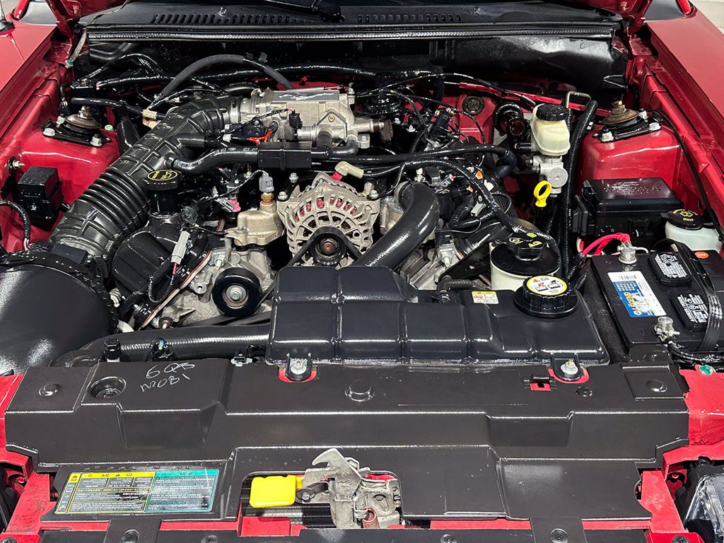 Used 2004  Ford GT image 24