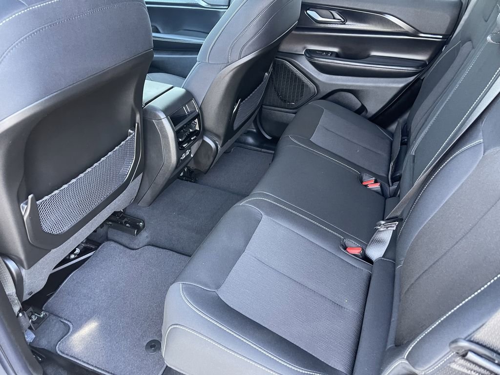 New 2026 Baltic Gray Metallic Clear-Coat Exterior Paint Jeep Laredo X image 22