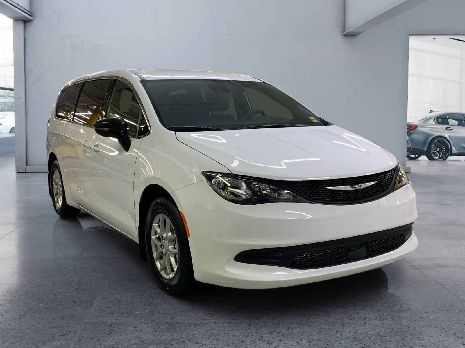 New 2027 Bright White Chrysler SXT image 7