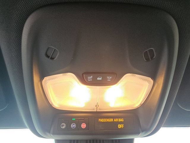 Used 2023 Summit White Chevrolet Z71 image 21