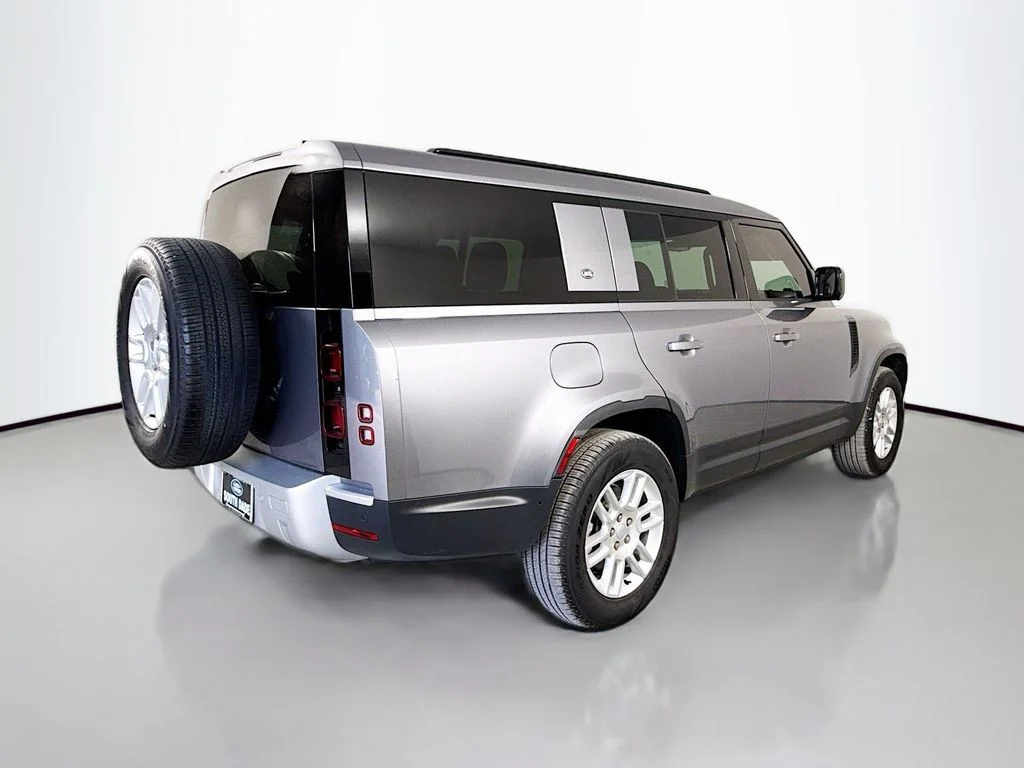 Used 2024 Gray Land Rover S image 5