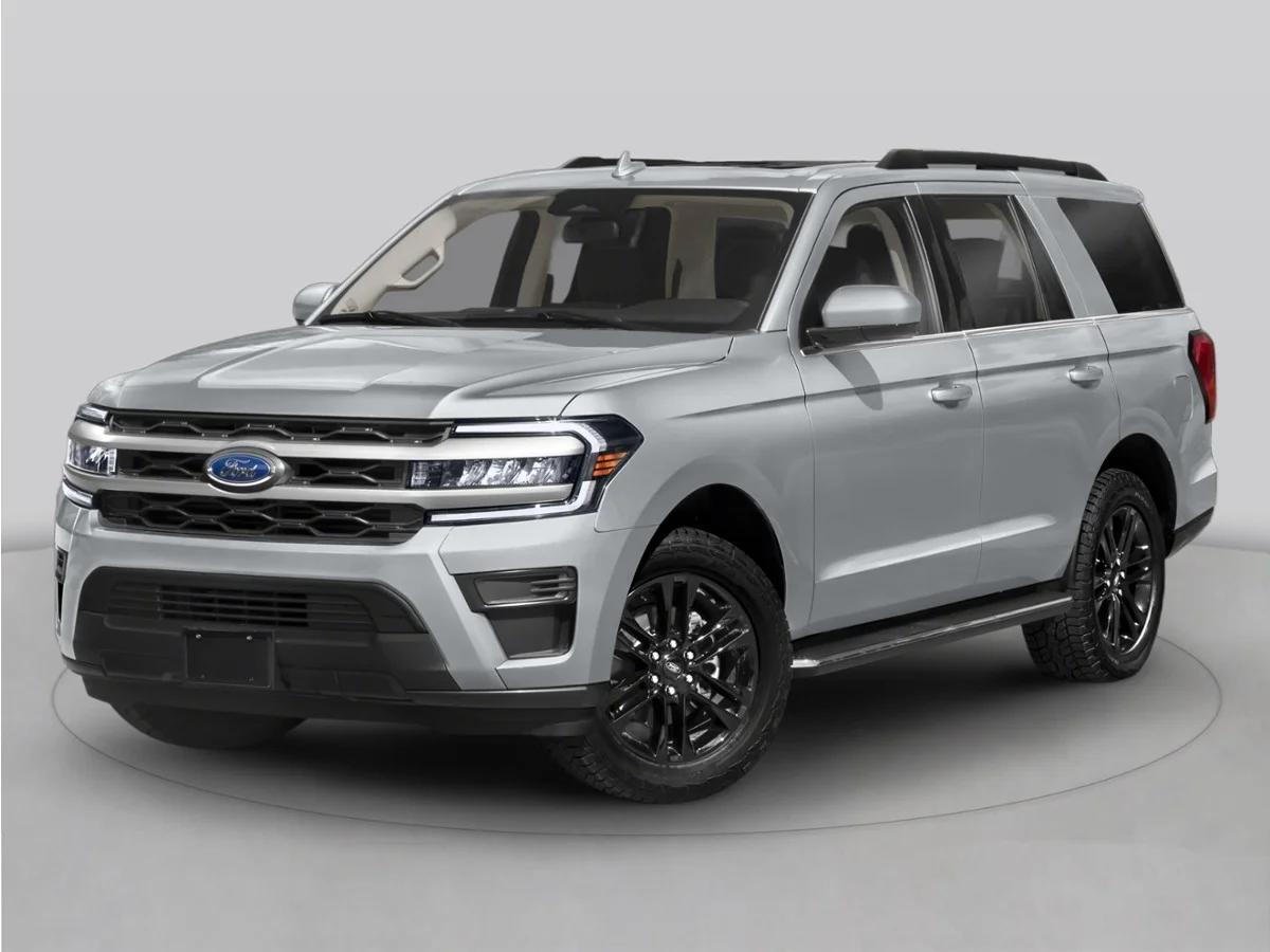 Used 2023 White Ford Limited image 1