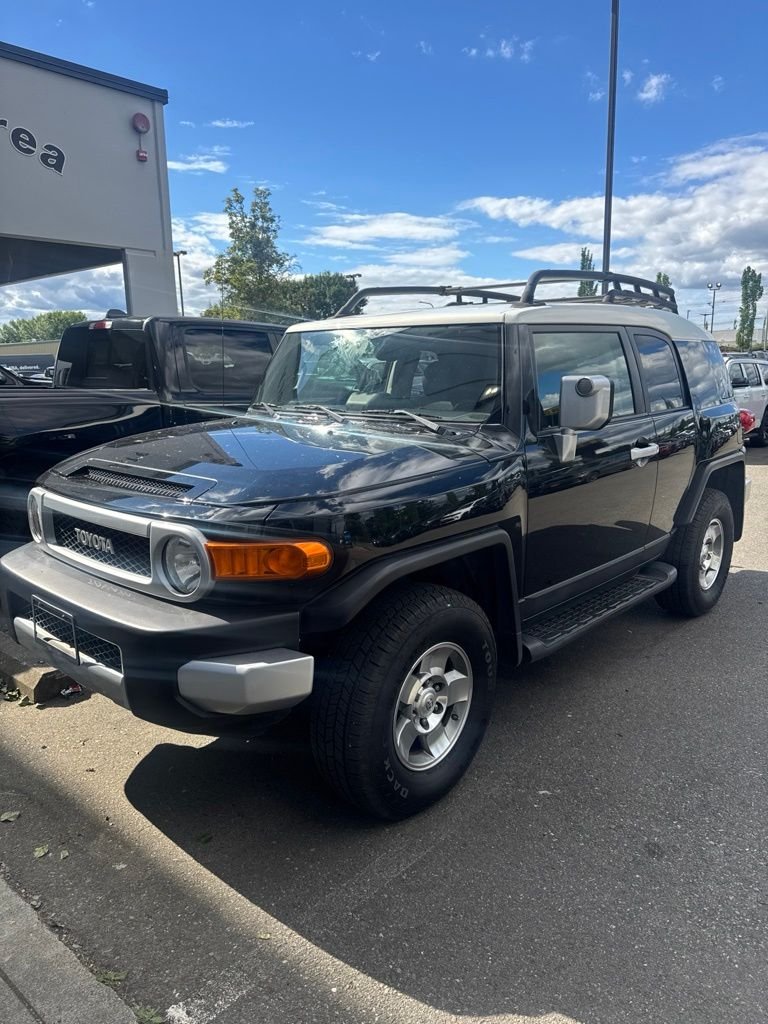 Used 2010  Toyota Base image 2