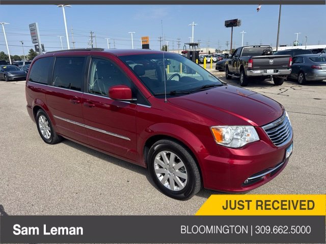 Used 2014 Red Chrysler Touring image 1