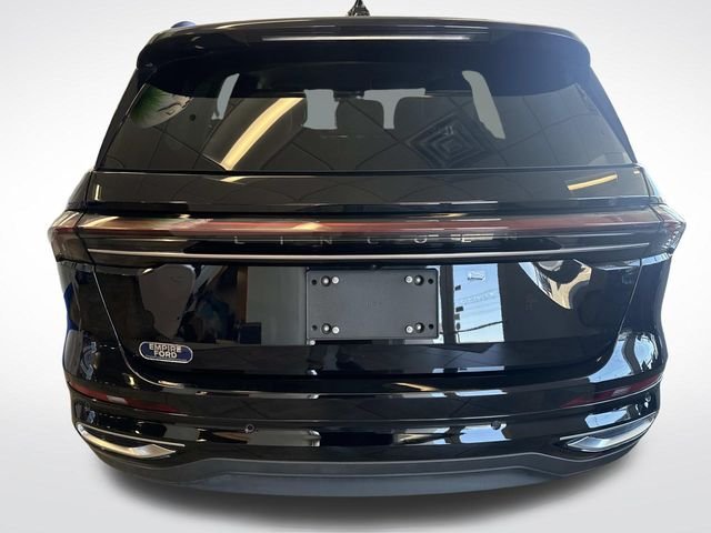 Used 2025 Black Metallic Lincoln Premiere image 5