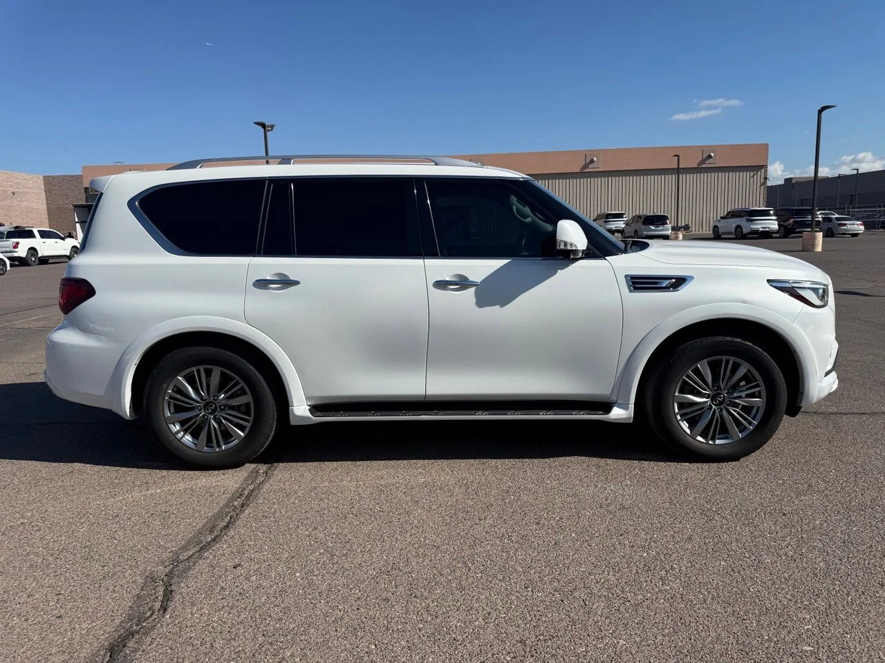 Used 2022 Moonstone White INFINITI Luxe image 3