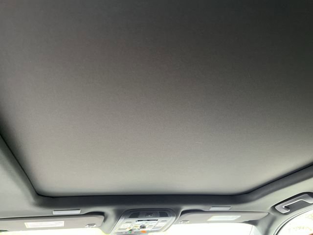 2026 GMC Yukon Denali - Photo 17