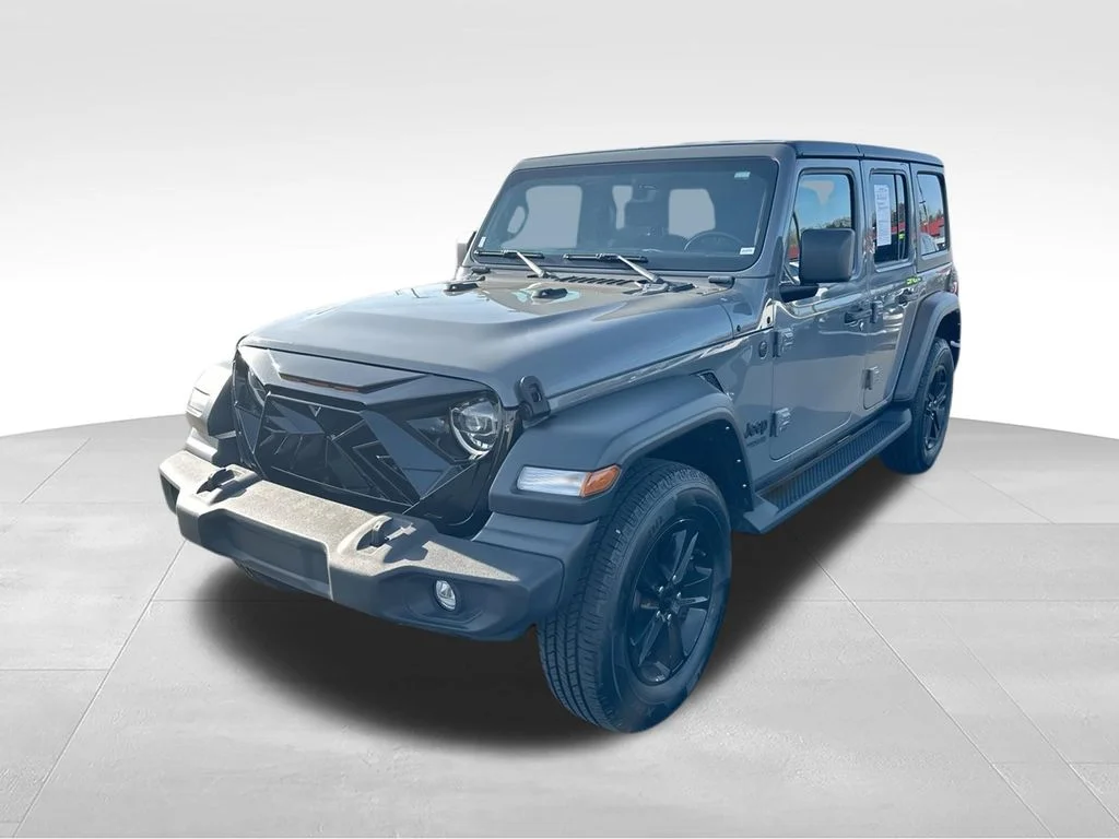 Used 2022 Gray Jeep Unlimited Sport Altitude image 4