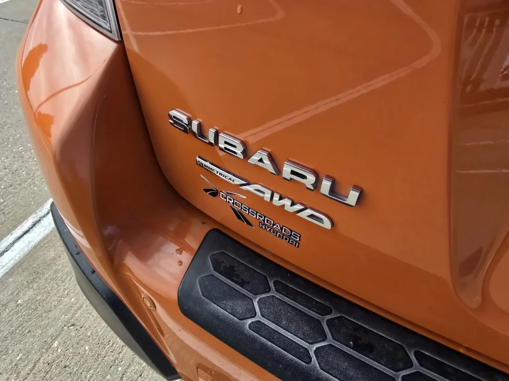 Used 2019 Sunshine Orange Subaru Limited image 11
