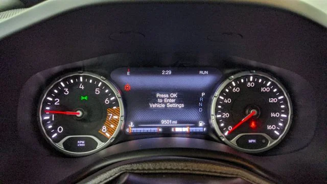 Used 2020 Blue Jeep Latitude image 18