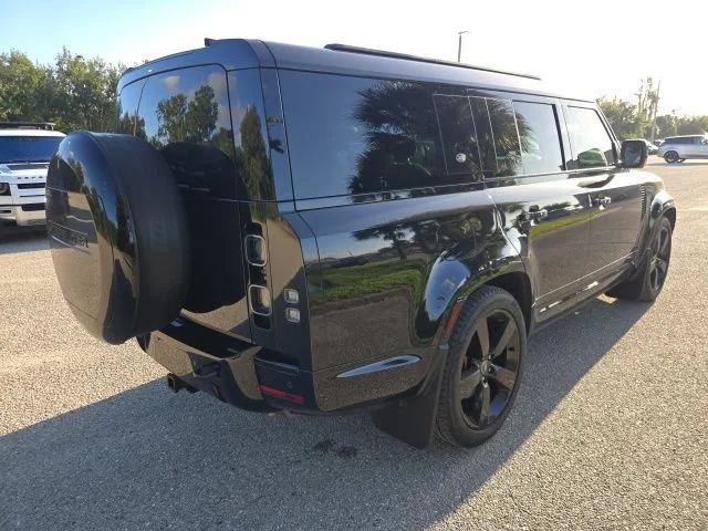 Used 2024 Santorini Black Metallic Land Rover X image 5