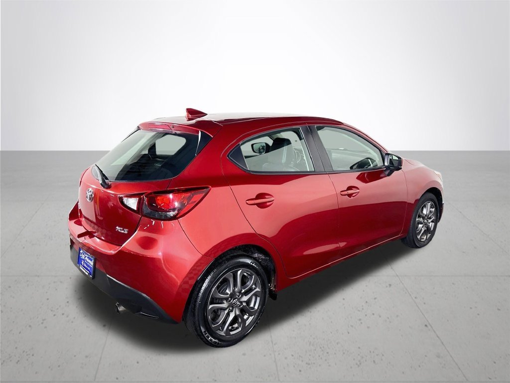 Used 2020 Red Toyota XLE image 6