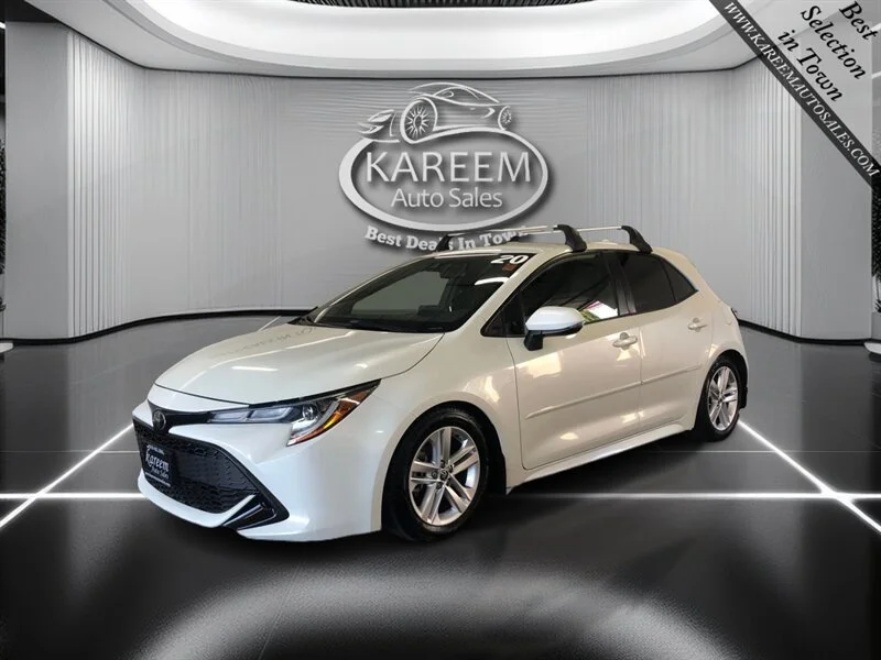 Used 2020 Blizzard Pearl Toyota SE image 1