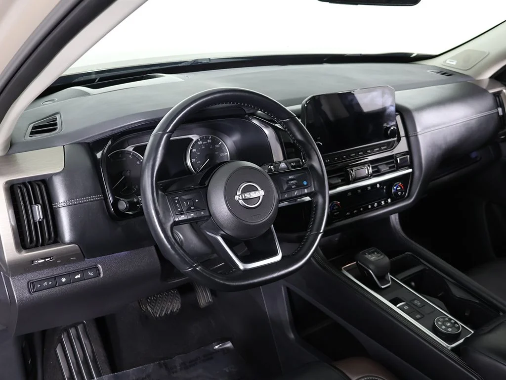 Used 2023 Beige Nissan Platinum image 33