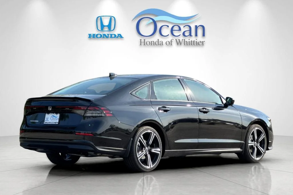 New 2026 Crystal Black Pearl Honda SE image 4