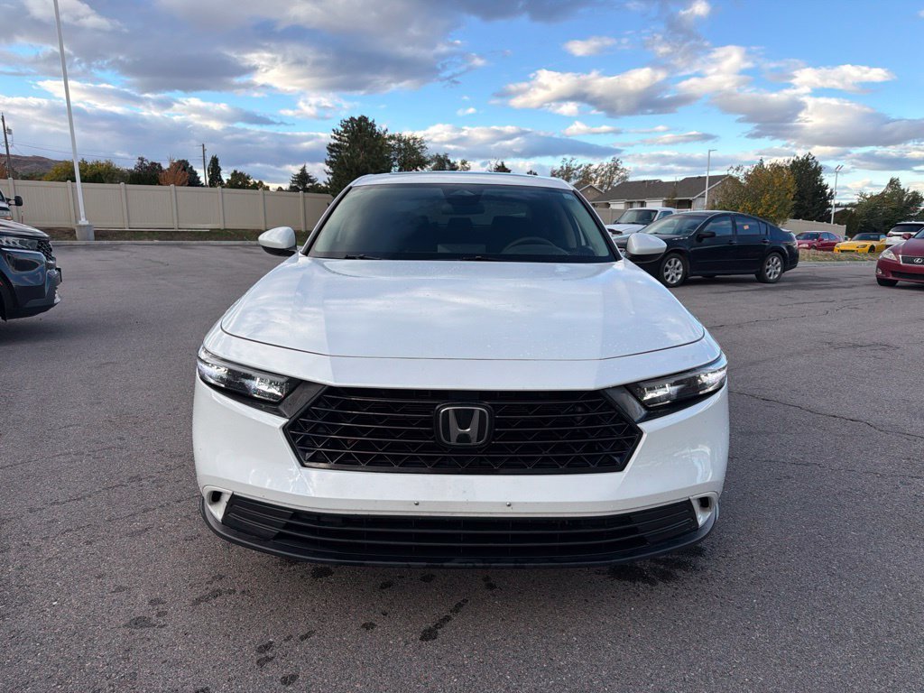 Used 2024 Platinum White Pearl Honda EX image 2