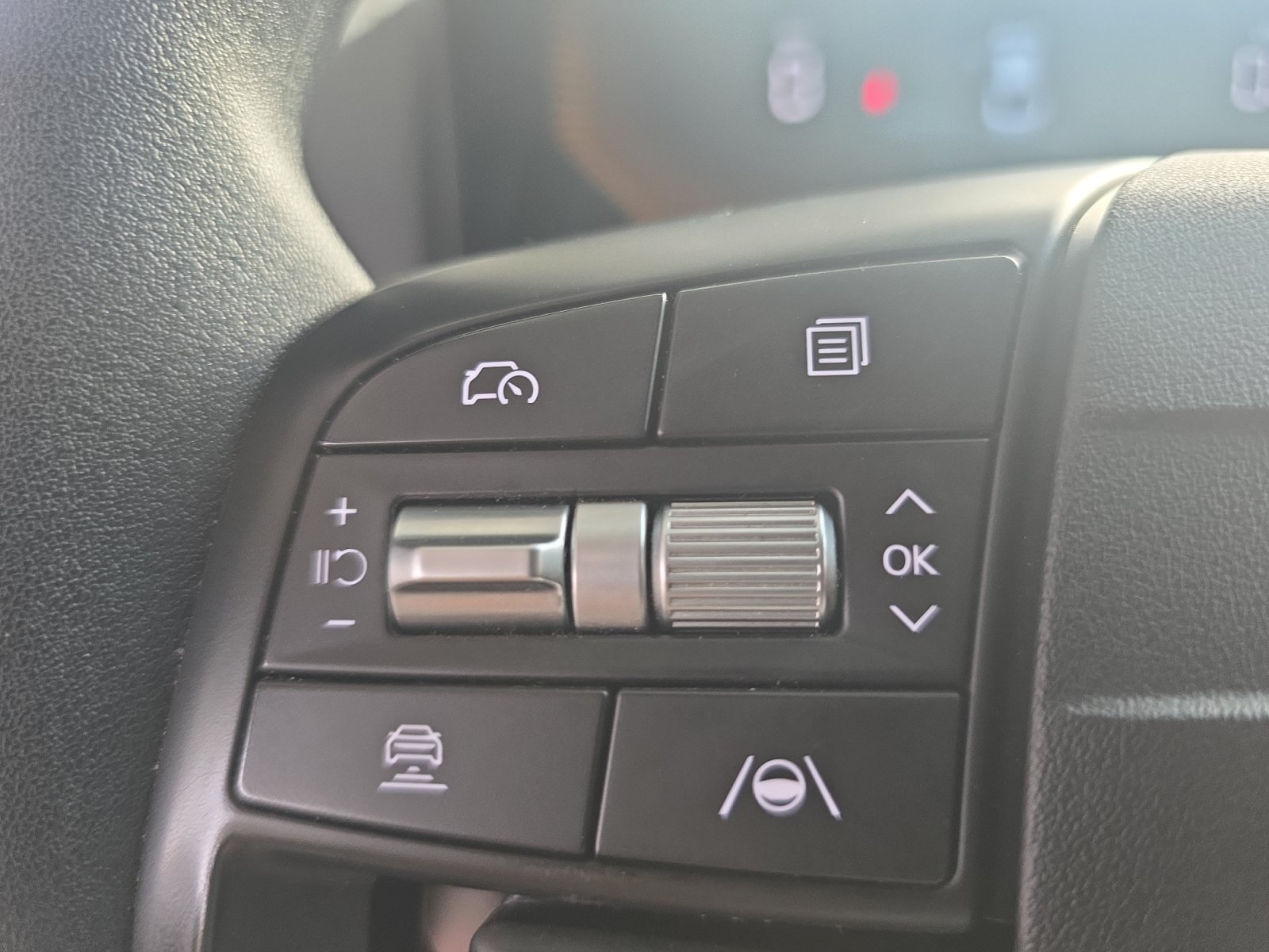 Certified Used 2025 Morning Haze Kia LXS image 24