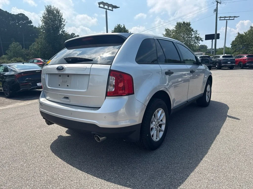 Used 2014 Silver Ford SE image 5