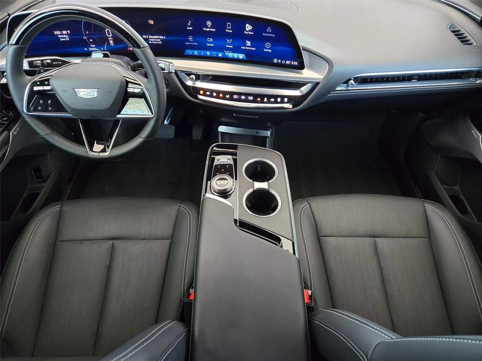 Used 2024  cadillac Sport image 13