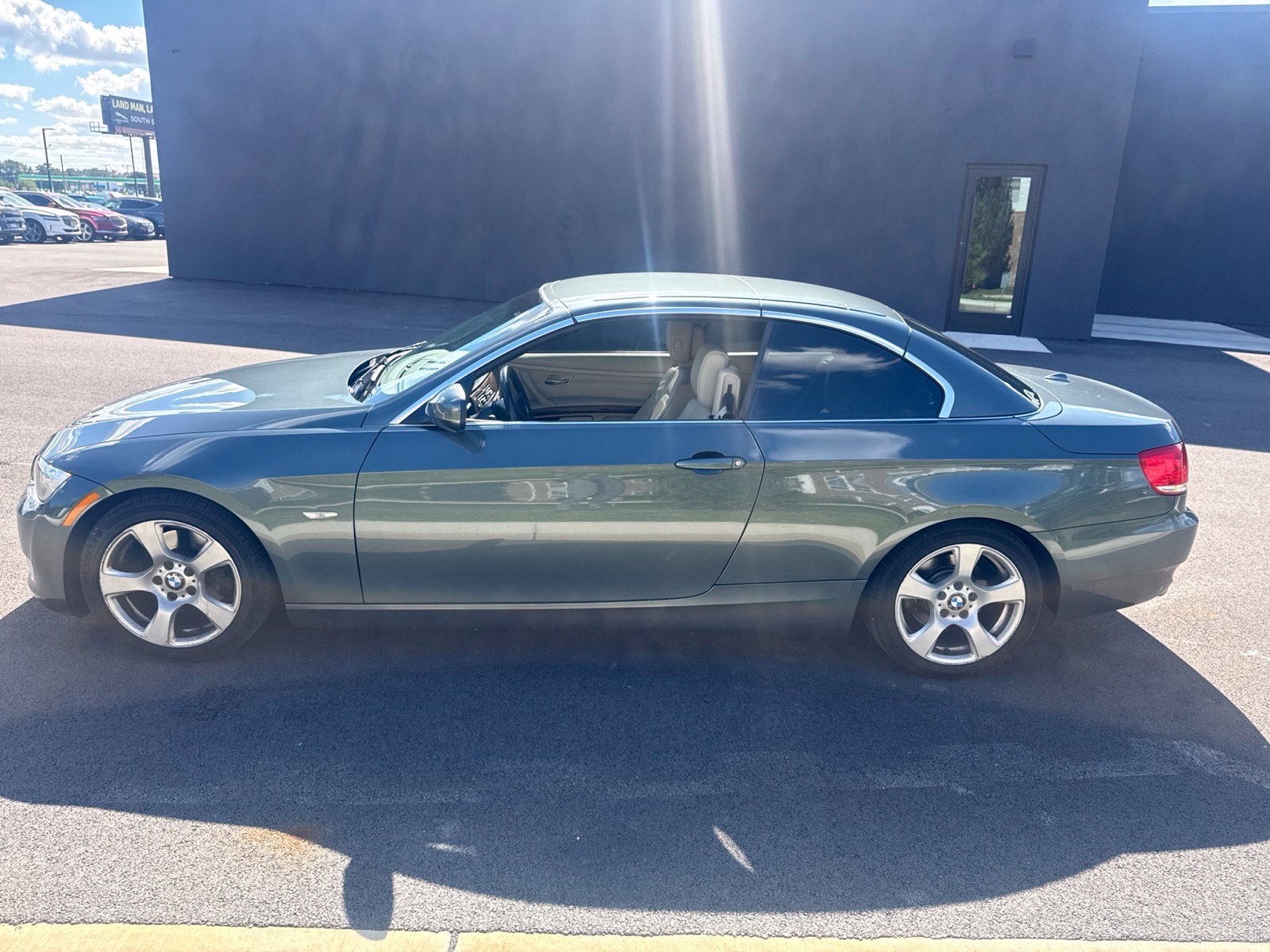 Used 2010 Green BMW 328i image 2