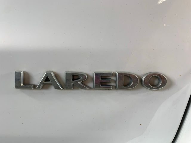 Used 2017 White Jeep Laredo image 37