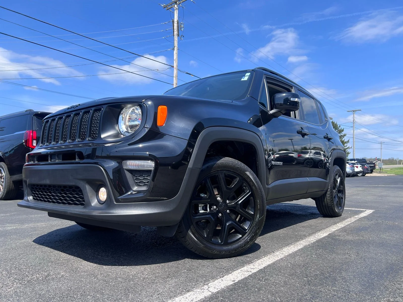 Used 2023 Black Clearcoat Jeep Altitude image 15