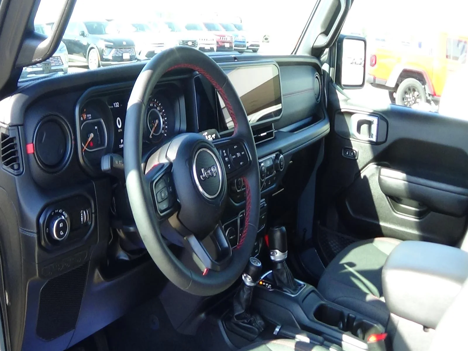 Used 2024 Anvil Clear Coat (pds) Jeep Rubicon image 15