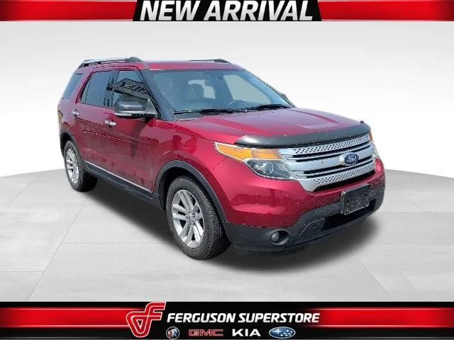 Used 2015 Red Ford XLT image 1