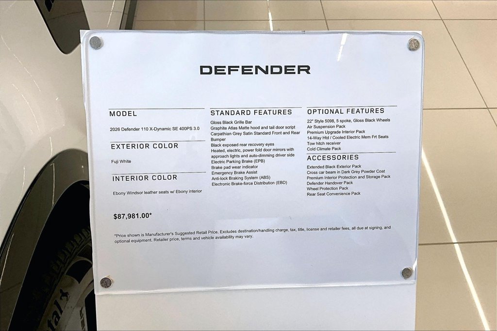 New 2026 White Land Rover X-Dynamic SE image 10