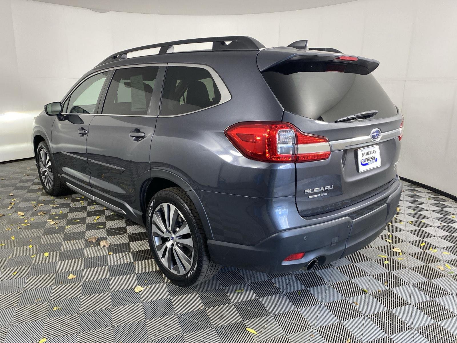 Used 2020 Magnetite Gray Metallic Subaru Limited image 5