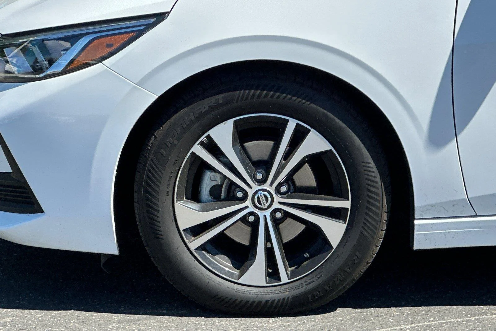 Used 2023 Aspen White Tricoat Nissan SV image 25